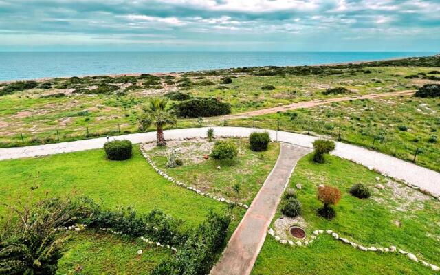 Flat With Roof Terrace and Sea View in Kyrenia