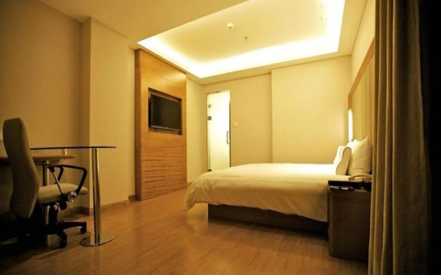 JI Hotel (Wuhan Optics Valley Square)