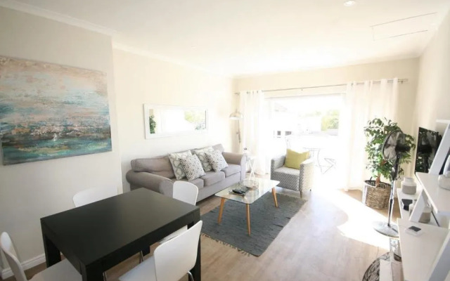 York Mews 14 by CTHA