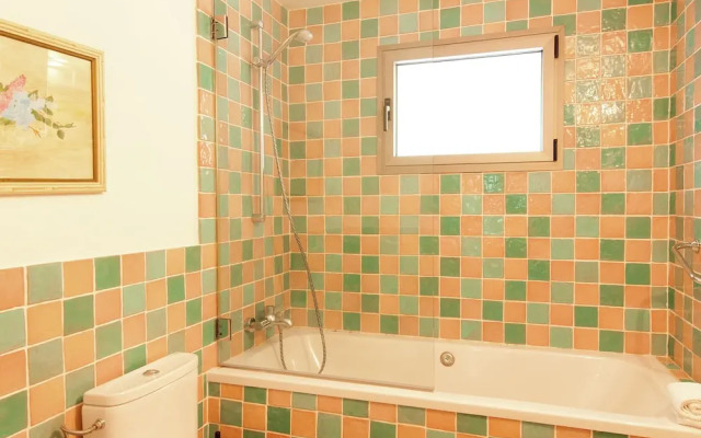 Vibrant Villa in San Bartolomé de Tirajana With Swimming Pool