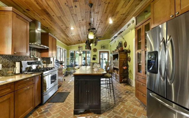 Carroll House Cottages