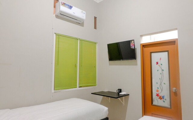 OYO Life 2399 Gerbera House - Kos Putri