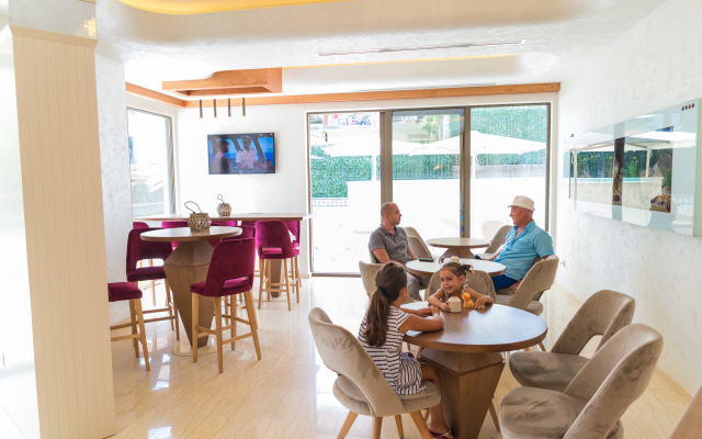 Hotel Kadmo by Aycon
