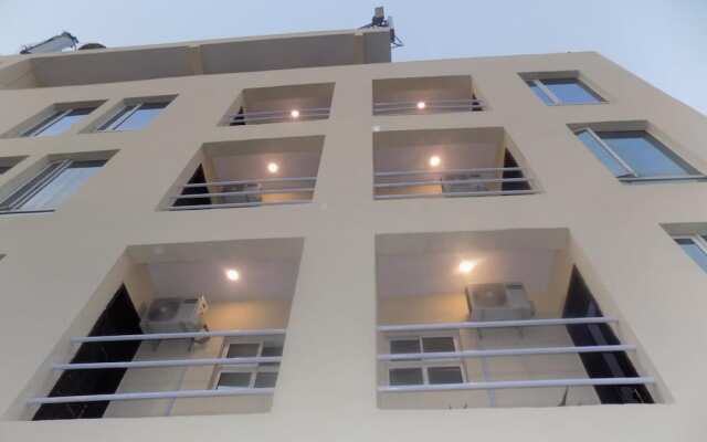 Posh Hotel and Suites