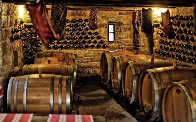 Comfortable Apartment With Airconditioning, Near Sibenik