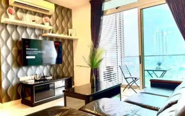 KSL City Mall 4-6pax Netflix｜Smart TV 55inch