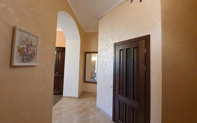 Apartamenti u Sheval'є.