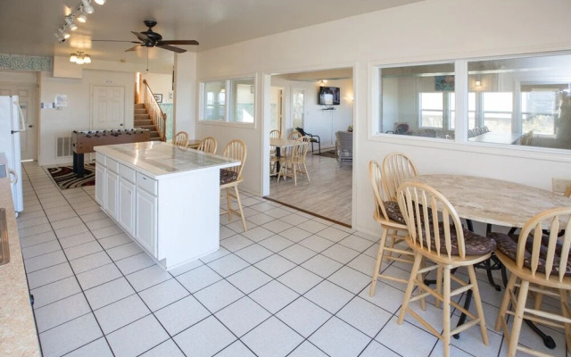 Oceanfront Villa - 12 Br Home