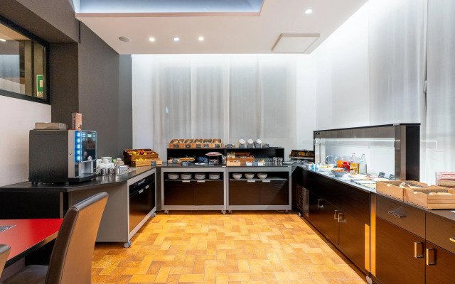 Jet Hotel, Sure Hotel Collection by Best Western