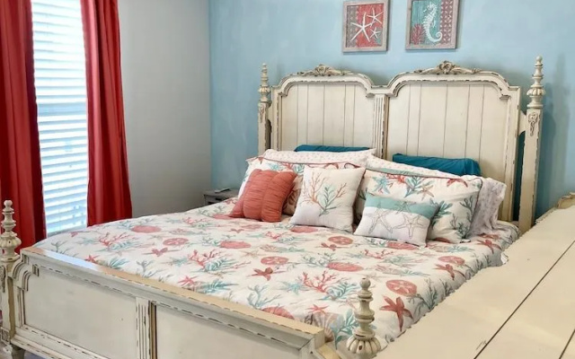 Tequila Sunrise 4 Bedroom Home by RedAwning