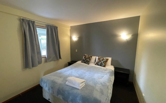 Central Park Motor Lodge – Guest Rooms – Christchurch