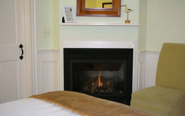 Carriage House Inn