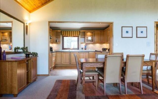 Cameron House Detached Lodge L80