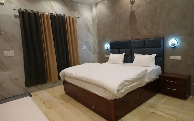 Hotel Paradise - Chandigarh