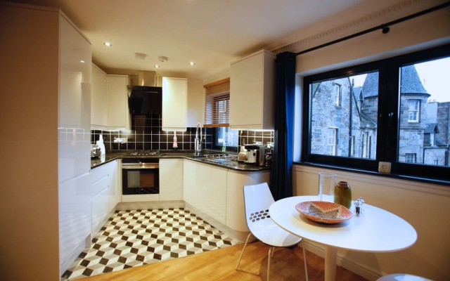 27/3a Cockburn Street Apartments