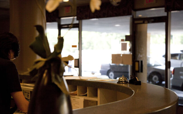 Golden Green Hotel - Charlotte