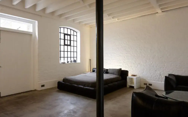 Incredible Designer Warehouse Close to Trendy Shoreditch