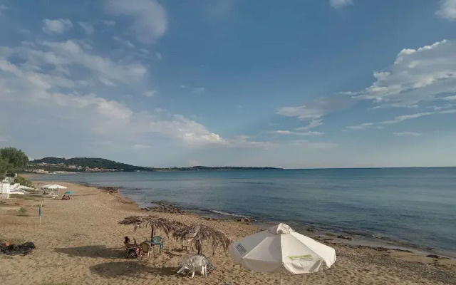 Maritinas Stone Apartment On The Beach
