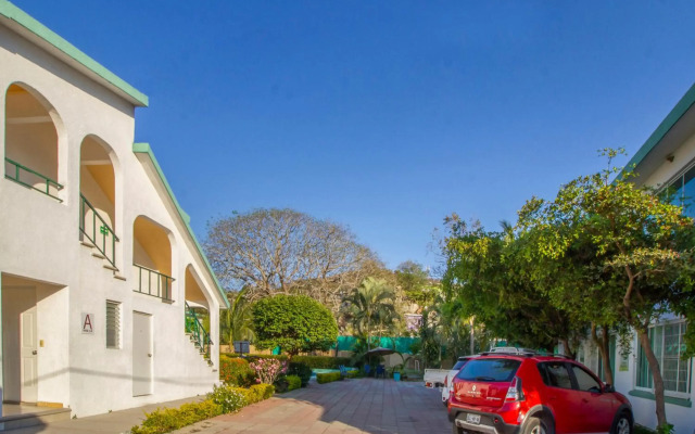 Hotel Parotas Manzanillo