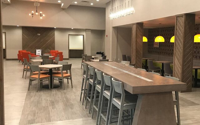 Holiday Inn & Suites Memphis Southeast-Germantown by IHG