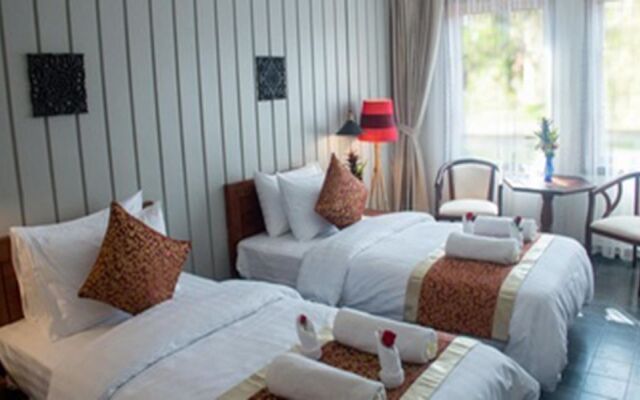 Day Sunrise Hotel