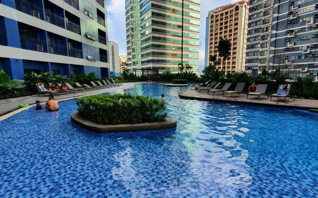 Air Residence Makati Elegant Design WiFi