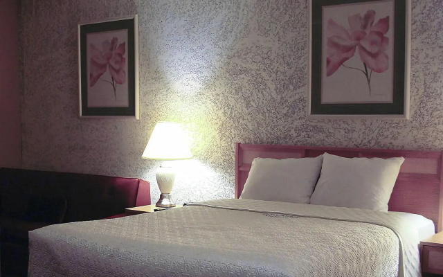 Bluebird Hotel