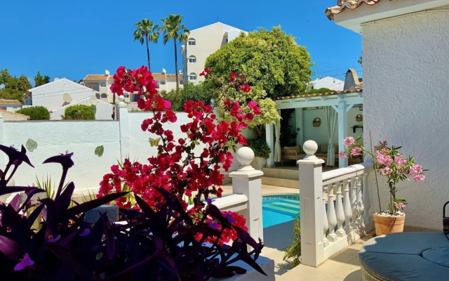 Villa With Pool, Walk to Beach, Restaurants, Shops