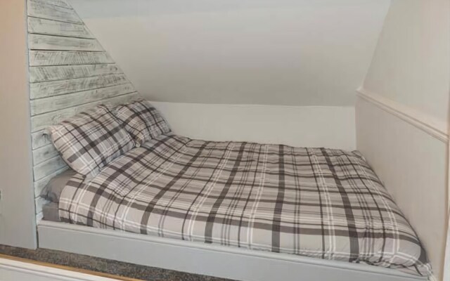 Flat 13 Sandringham Court