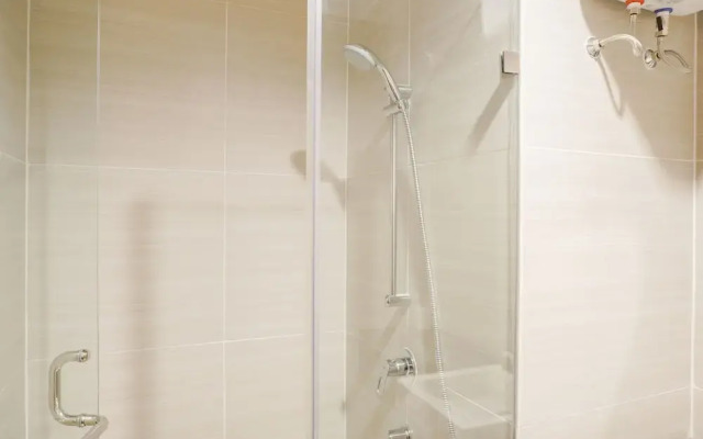 Nice And Comfort Studio At West Vista Apartment