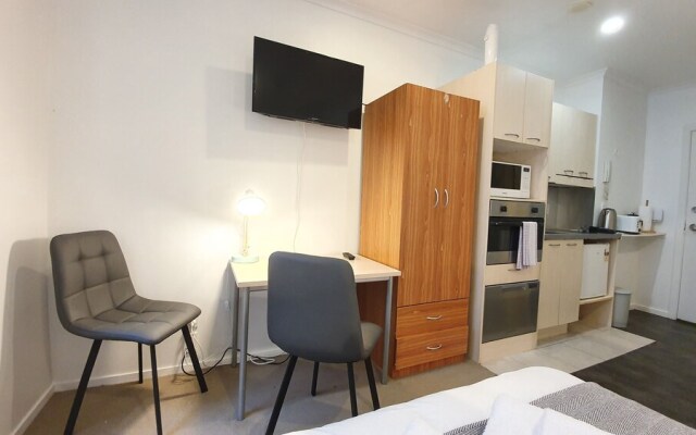 Private & Compact CBD Studio - Free Wifi