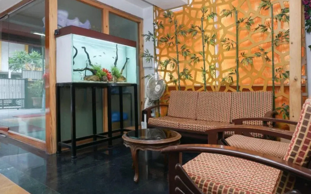 Hotel Silvver Crest By OYO Rooms