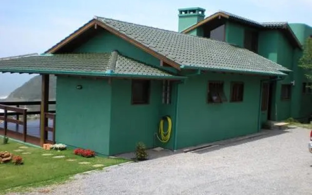 Casa Silveira a 400m da praia - condomínio fechado