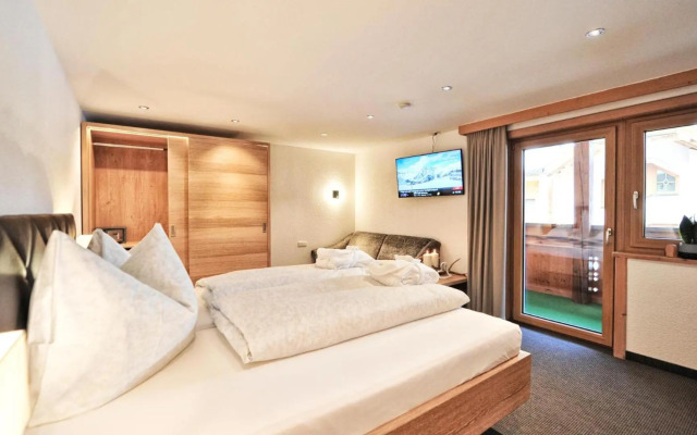 Mountain Apartments - living by Salner