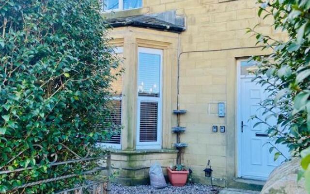 LEISURE, BUSINESS Stays 1 Bed Flat W Parking