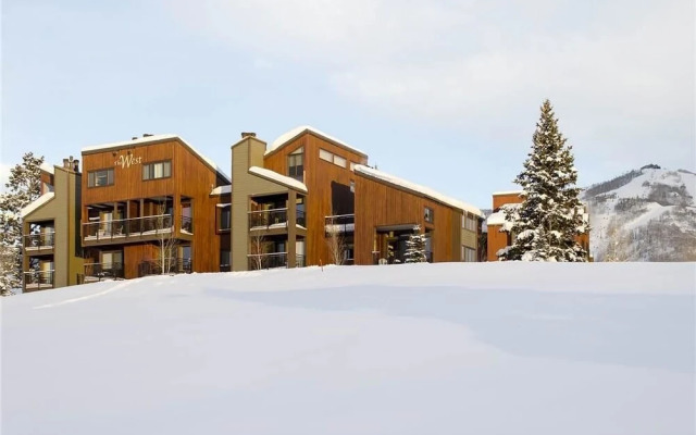 West Condominiums - W3204