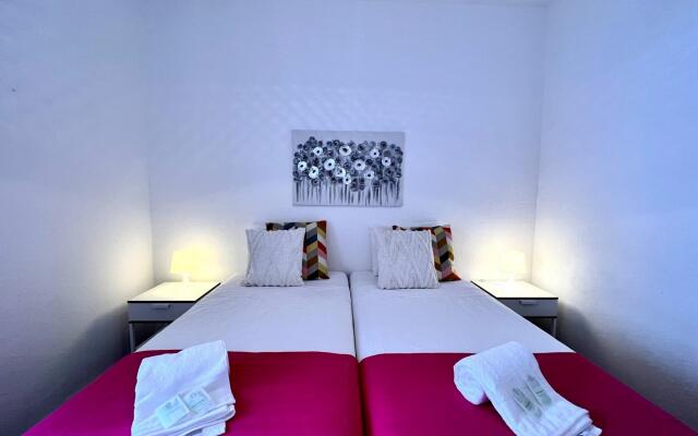 VILAMOURA CENTRAL 4 WITH POOL by HOMING