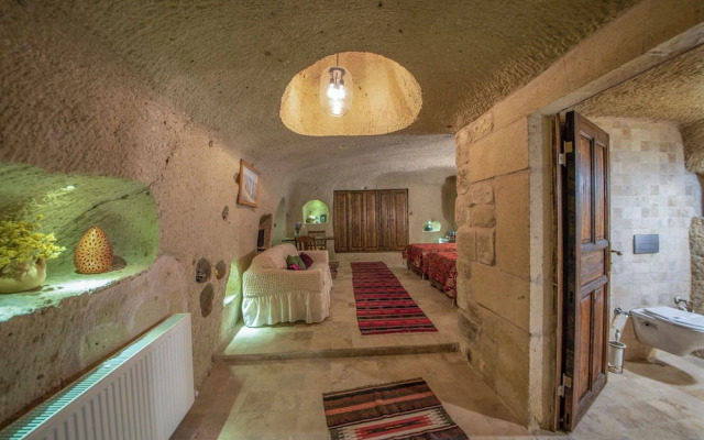 Shiraz Cave Cappadocia