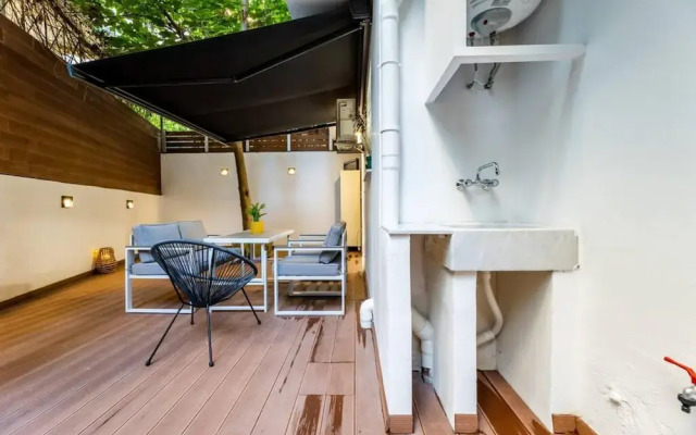 Backyard Modern House Nea Smyrni