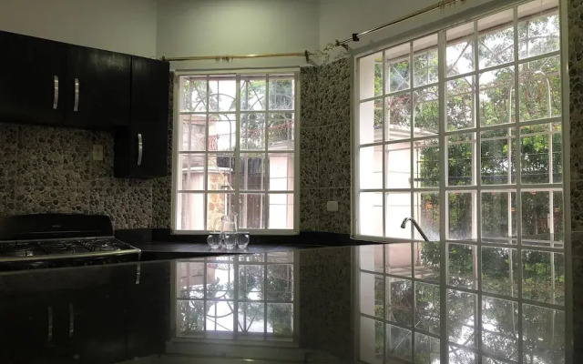 Friendly 4-bed House in Managua
