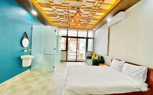 N to M House