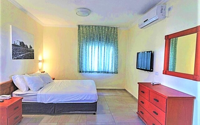 Nachsholim Holiday Village Hotel