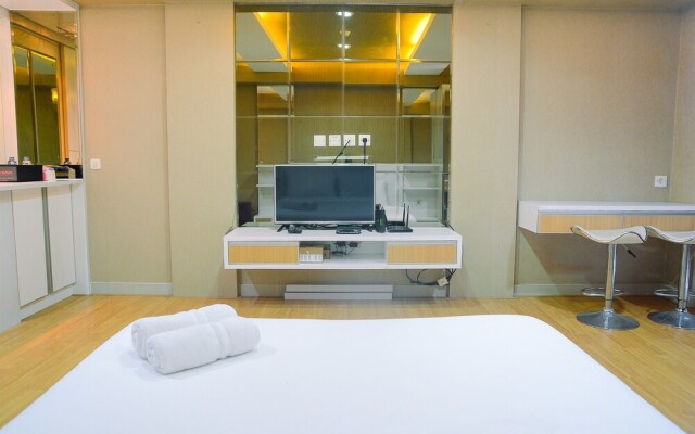 Cozy Studio Room Tamansari The Hive Cawang Apartment By Travelio