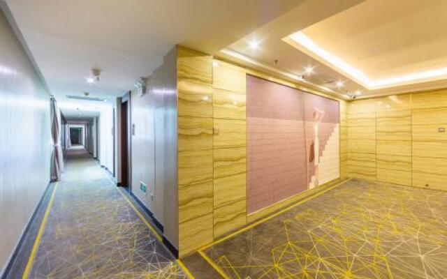 ZMAX Chao Man Hotel (Guangzhou high speed rail South Station Nanpu subway station shop)