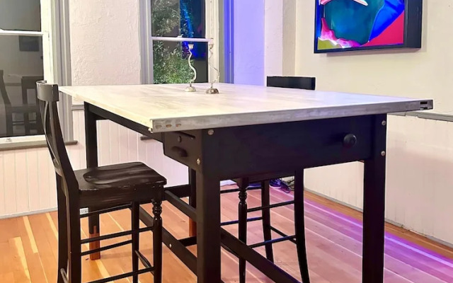 Franklin Fab Gallery House