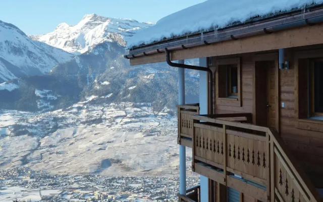 Authentic Apartment With Mountain View