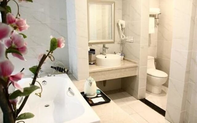 Wuhan U and I Theme Hotel
