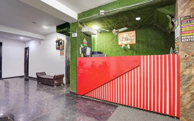 Hotel Twamev Couple Friendly Laxmi Nagar