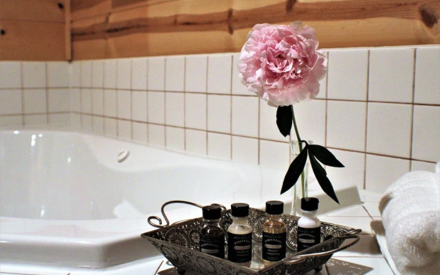 River Road Venue & Lodging