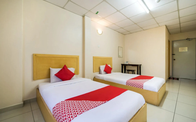 OYO 301 River Inn Hotel